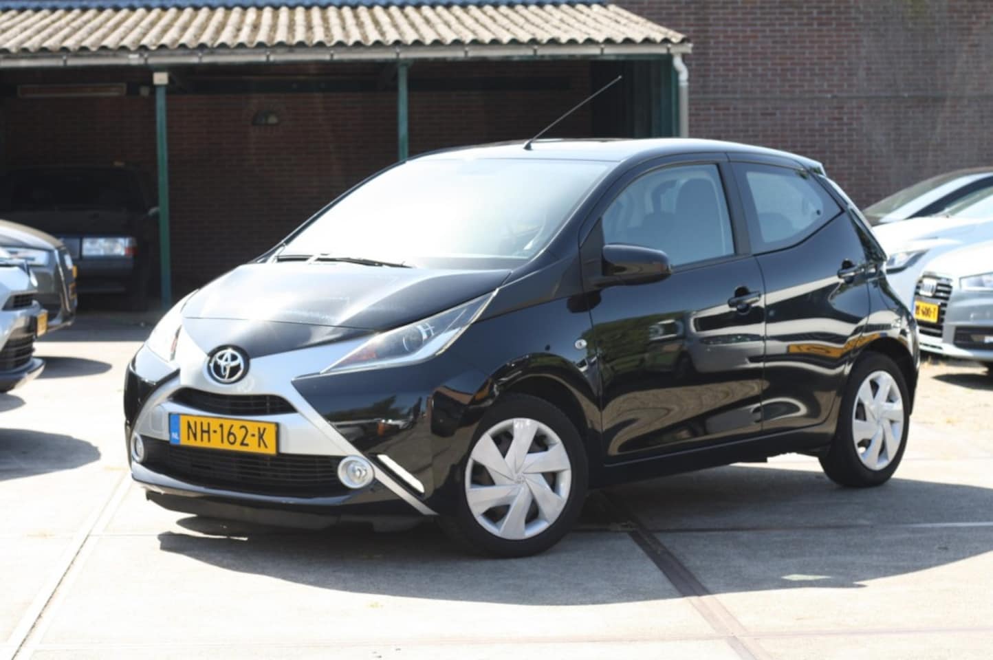 Toyota Aygo - 1.0 VVT-i X-Play / NAP / Airco / Camera / Automaat / 5drs - AutoWereld.nl