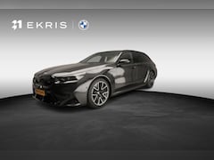 BMW 5-serie Touring - M5 Panoramadak / Trekhaak / Bowers & Wilkins / Driving assist prof / Getint glas / Alu wie