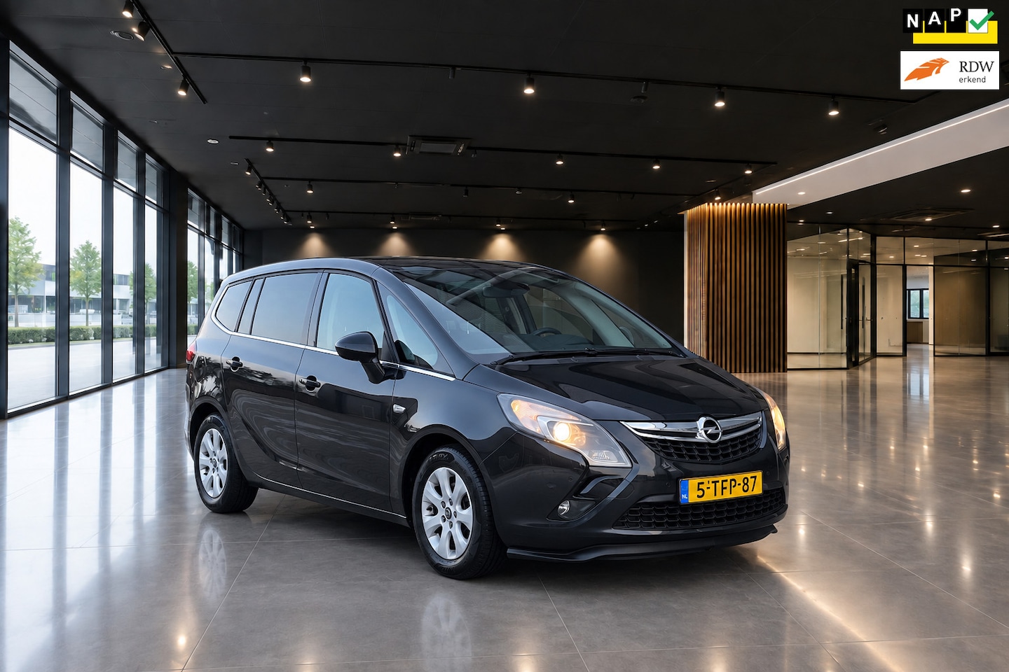 Opel Zafira Tourer - 1.6 CDTI BUSINESS+ 7PERS PANO ( EX BPM ) - AutoWereld.nl