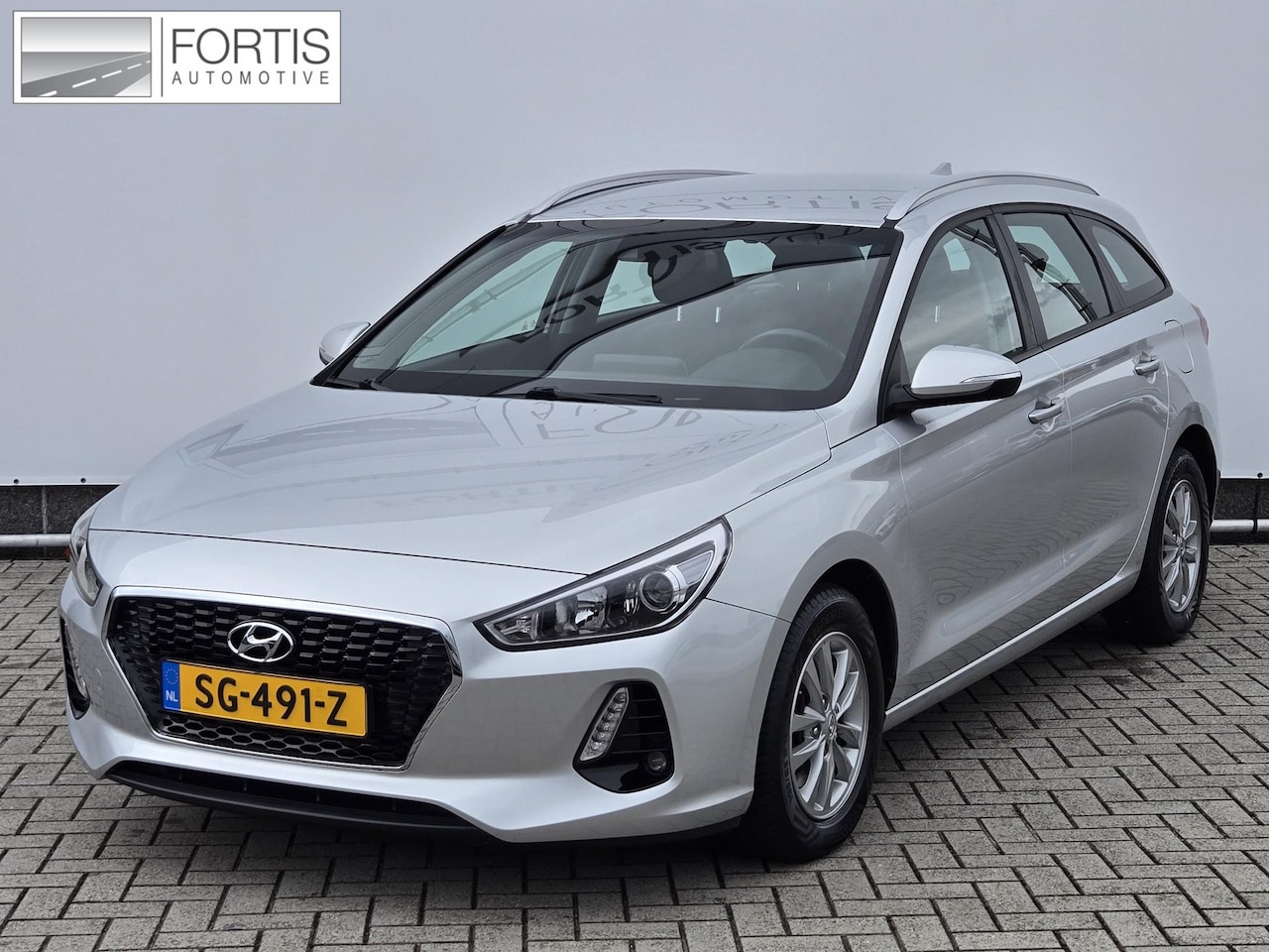Hyundai i30 Wagon - 1.4 T-GDI Comfort 140PK| Trekhaak 1400kg| Camera| Carplay| - AutoWereld.nl