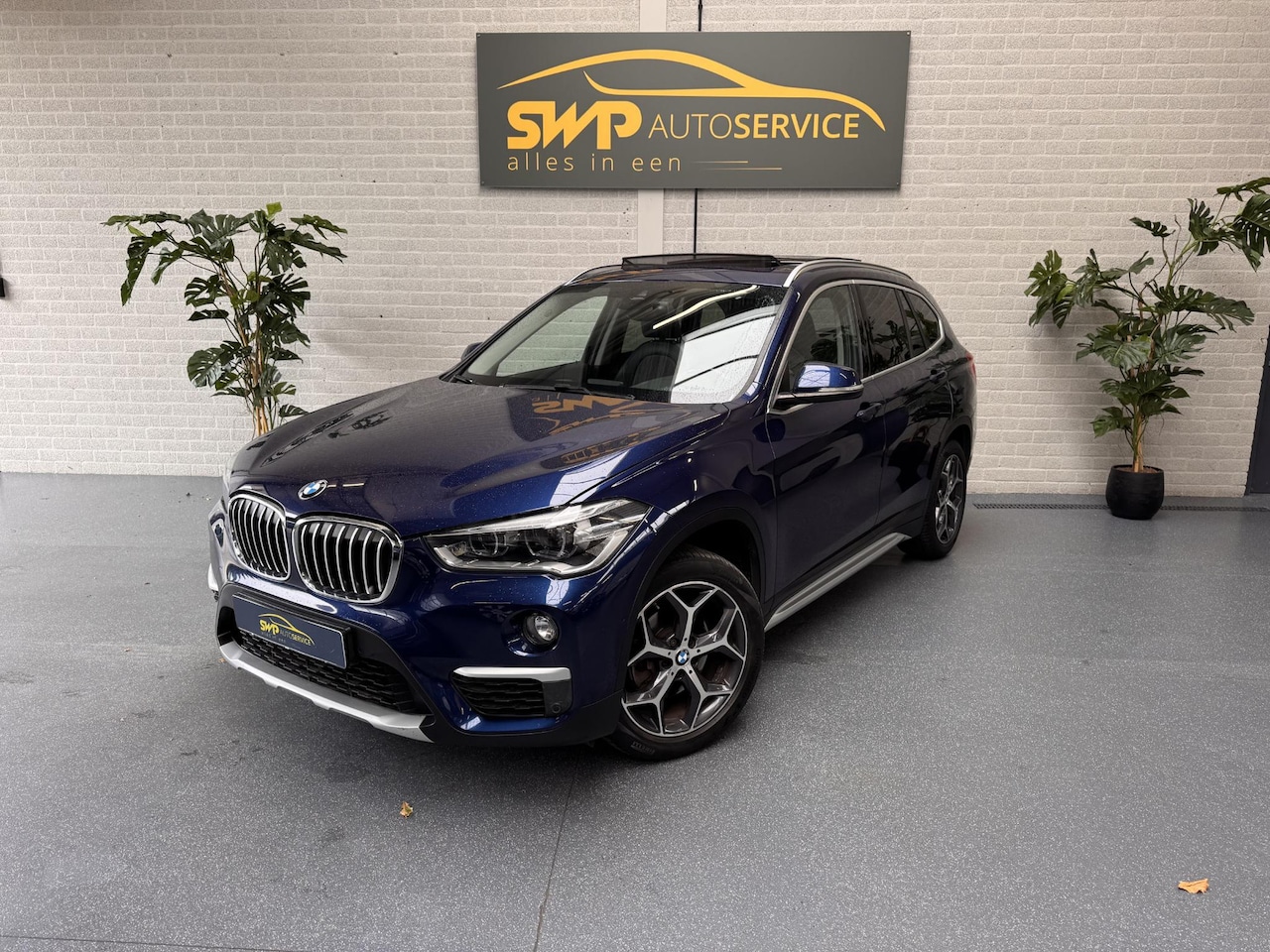 BMW X1 - sDrive18i Executive | X-line | Pano | Navi | Camera | Keyless | Elektr achterklep | Stoelv - AutoWereld.nl