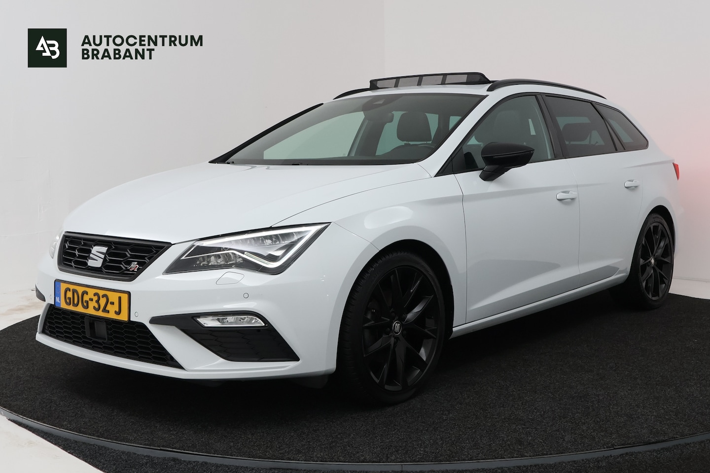 SEAT Leon ST - 1.5 TSI FR Ultimate Edition Black (PANORAMADAK, STOELVERWARMING, BEATS AUDIO, DIGITALE COC - AutoWereld.nl