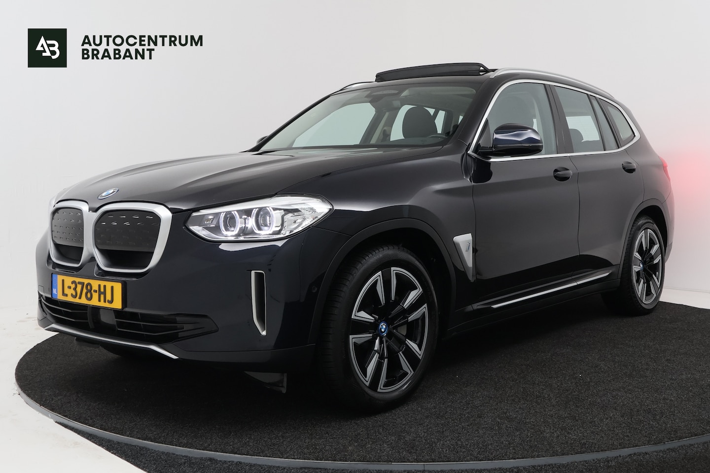 BMW iX3 - Executive 80 kWh (SOH 98%, PANORAMADAK, STOELVERWARMING, ELEKTR STOELEN, CAMERA) - AutoWereld.nl