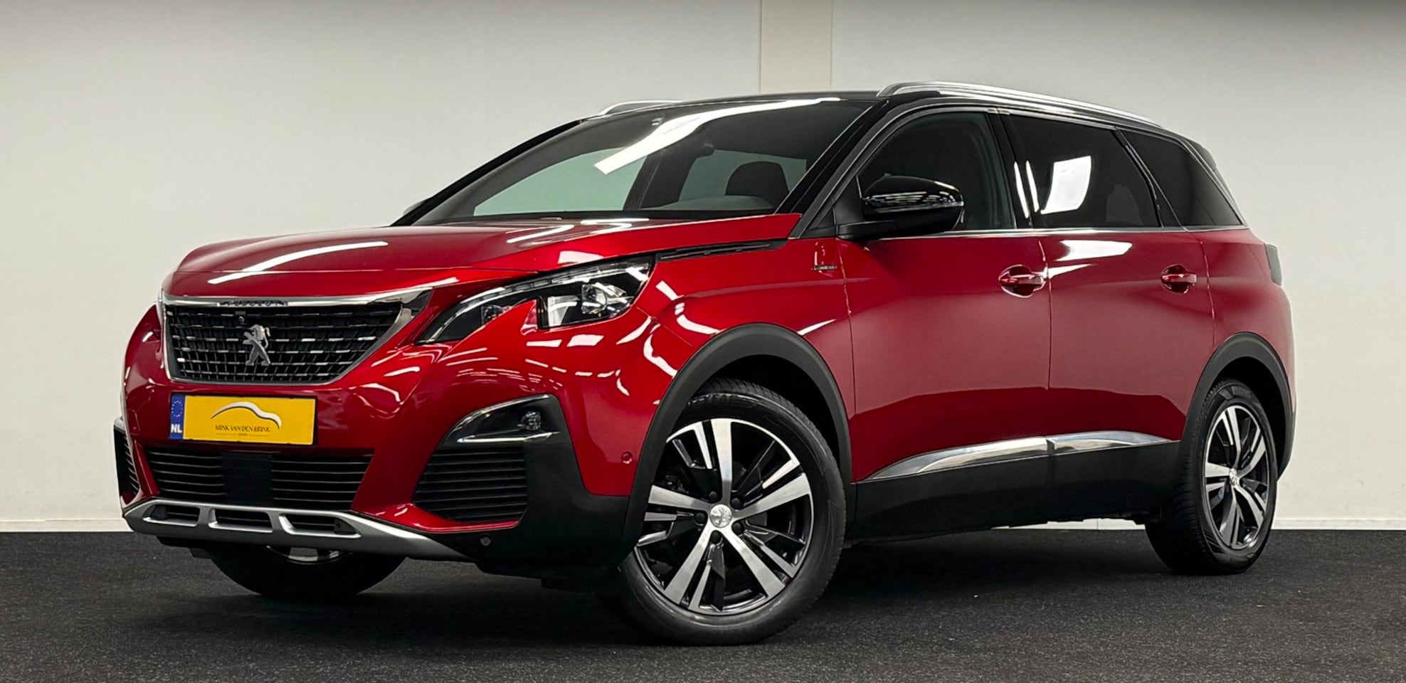 Peugeot 5008 - 1.2 Puretech GT-line*Automaat* 7pers*Trekhaak*Navi*Camera*Carplay* - AutoWereld.nl