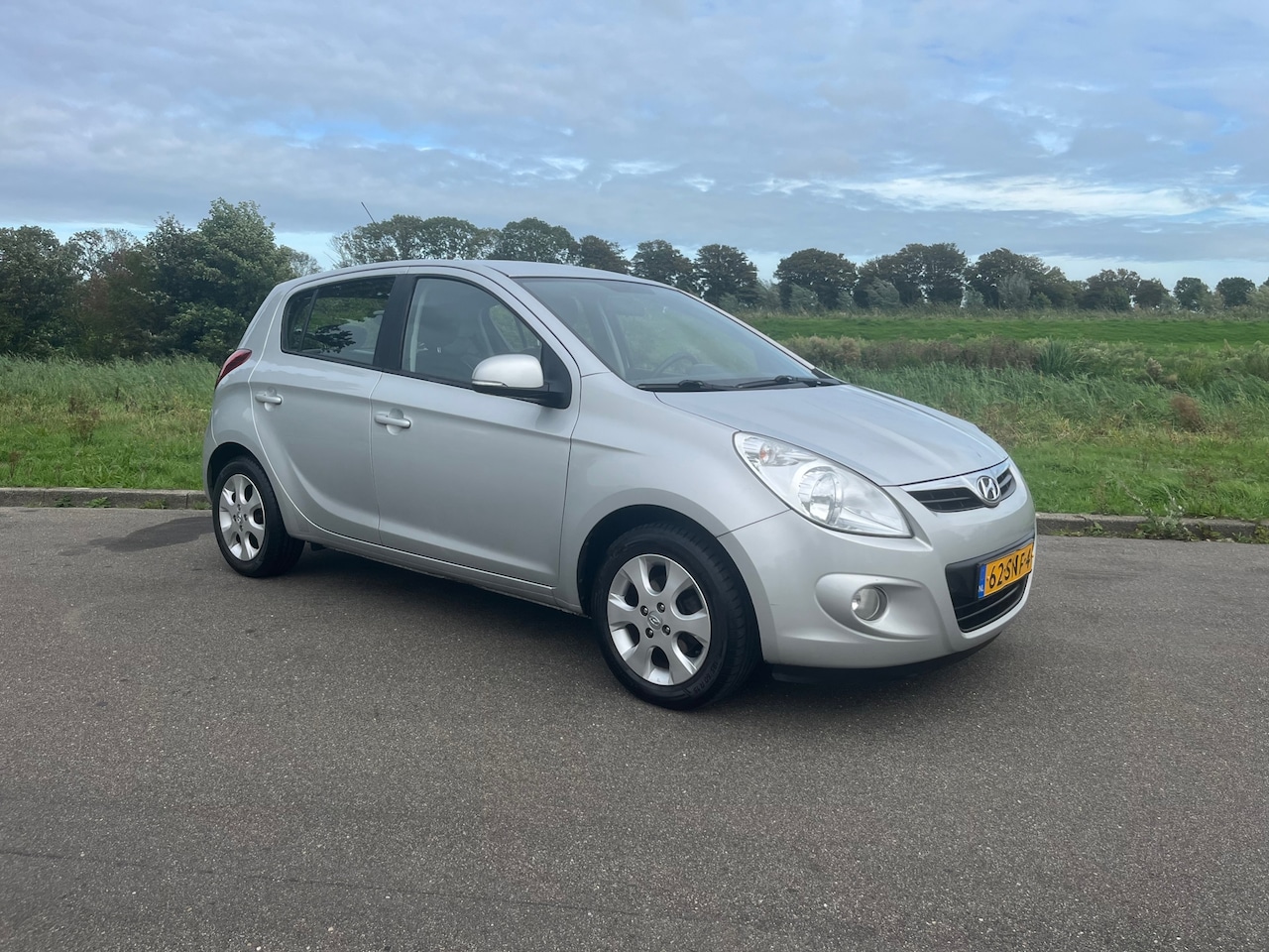 Hyundai i20 - 1.4i i-Catcher BJ 2011 / AIRCO / GOED ONDERHOUDEN / - AutoWereld.nl
