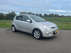 Hyundai i20 - 1.4i i-Catcher BJ 2011 / AIRCO / GOED ONDERHOUDEN /