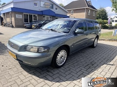 Volvo V70 - 2.4 T Comfort Line 200PK camera grootscherm