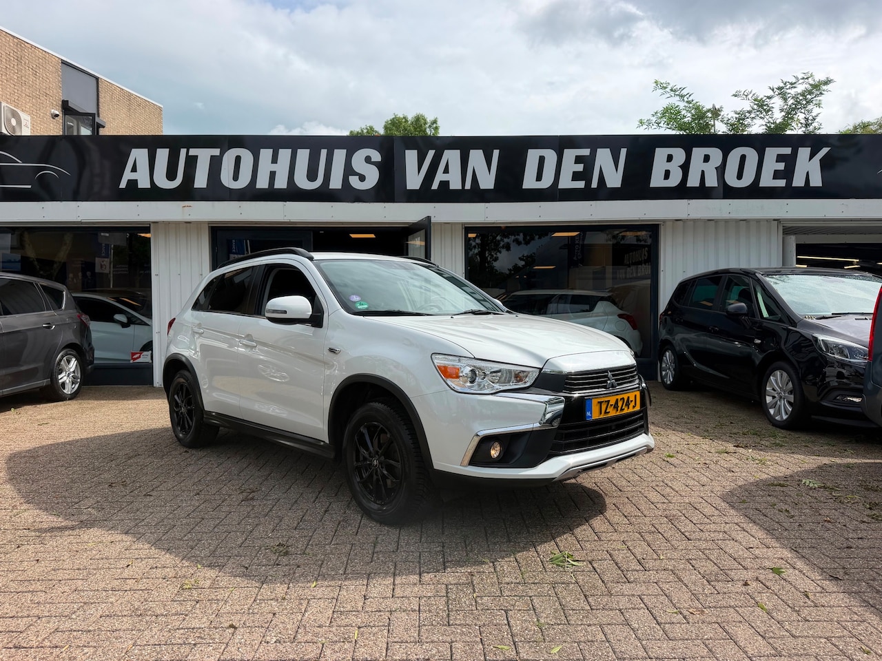 Mitsubishi ASX - 1.6 Cleartec Intense+|Dealer OH|Navi|Cruise|Clima|Trekh|Keyless|Pdc|Elek Pakket|Nw Apk - AutoWereld.nl