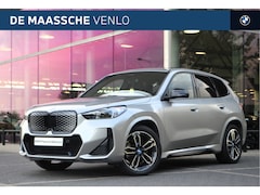 BMW iX1 - xDrive30 M Sport Automaat / Panoramadak / Trekhaak / Sportstoelen /	Comfort Access / Adapt