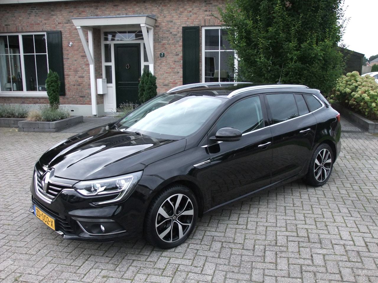 Renault Mégane Estate - 1.3 TCe Bose 1.3 TCe Bose , Camera , Carplay , Trekhaak , Cruise, Halfleer enz. - AutoWereld.nl