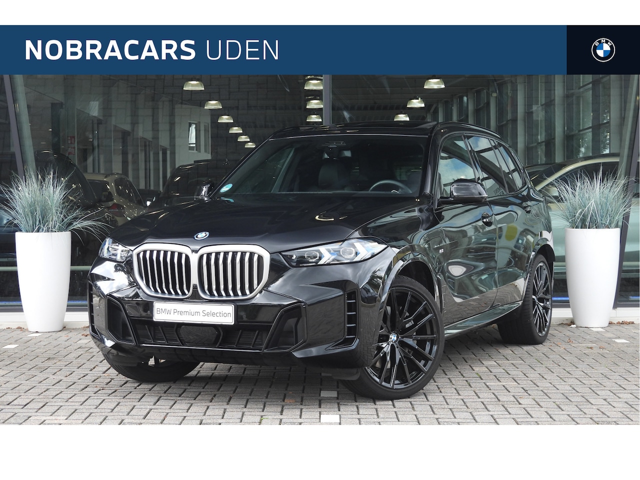 BMW X5 - xDrive50e M Sport Automaat / Panoramadak / Sportstoelen / Adaptieve LED / Soft-Close / Par - AutoWereld.nl