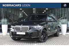 BMW X5 - xDrive50e M Sport Automaat / Panoramadak / Sportstoelen / Adaptieve LED / Soft-Close / Par