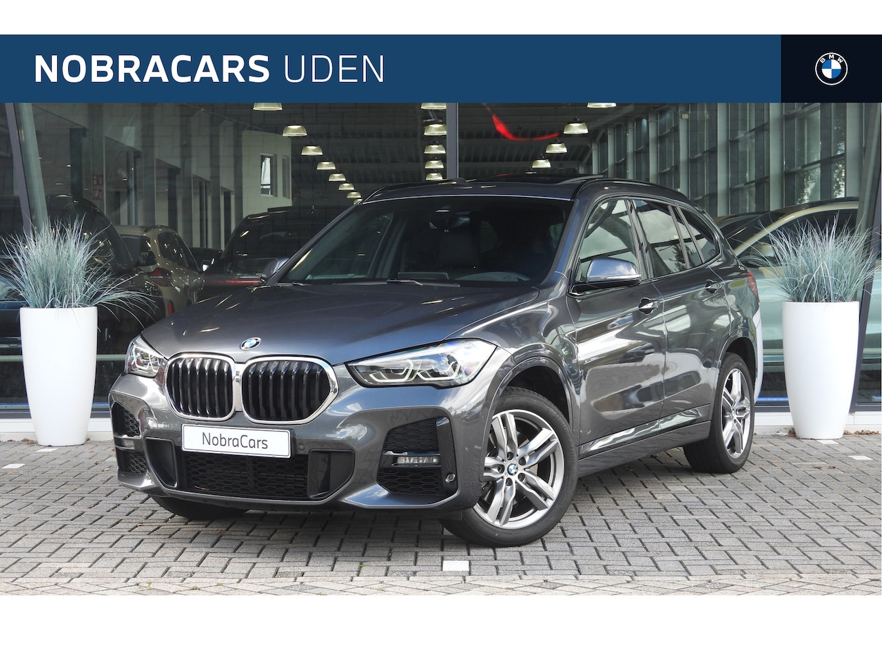 BMW X1 - sDrive20i M Sport Automaat / Trekhaak / Panoramadak / Sportstoelen / Comfort Access / Head - AutoWereld.nl