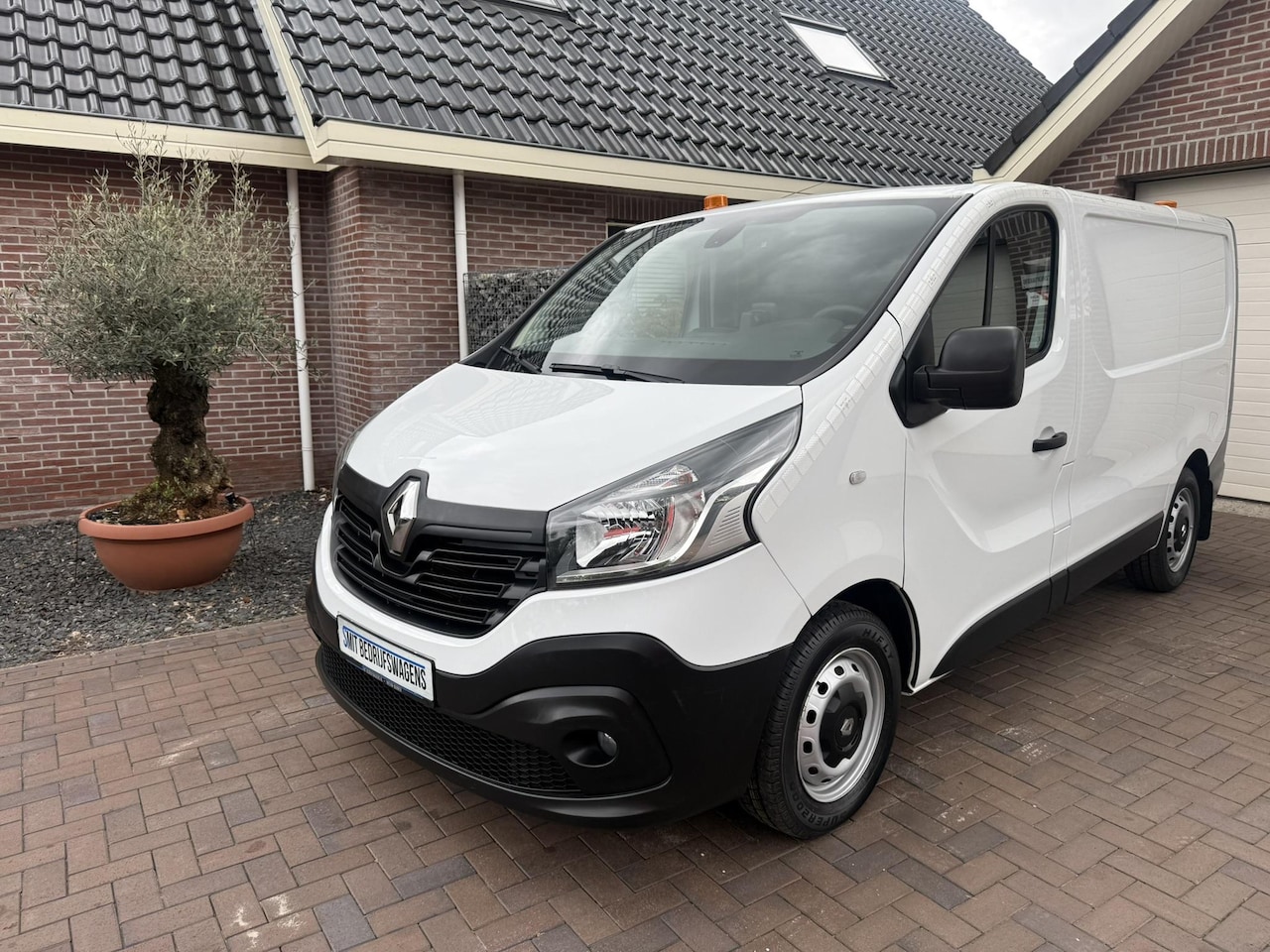 Renault Trafic - 1.6 dCi service bus Victron 3000W Bott inrichting - AutoWereld.nl