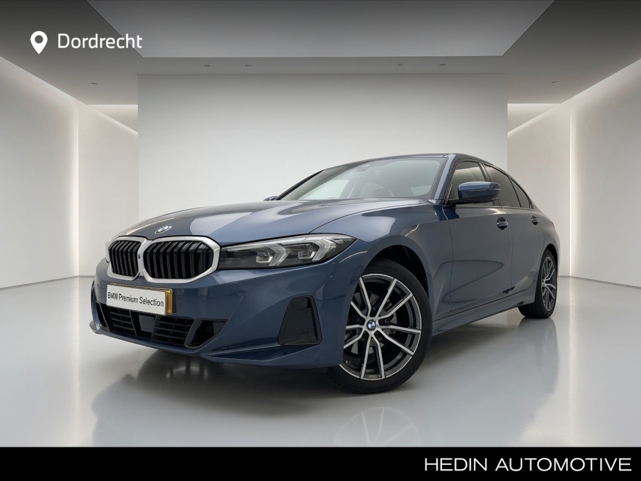 BMW 3-serie - 320i Sedan | Active Cruise Controle | Trekhaak | Sportstoelen | Leder | Innovation Pack | - AutoWereld.nl