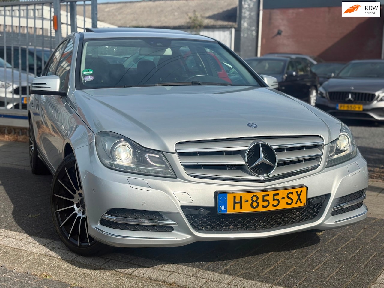 Mercedes-Benz C-klasse - 180 Prestige Avantgarde Edition | Schuifdak | Xenon | 18” LMV | Half Leder | - AutoWereld.nl