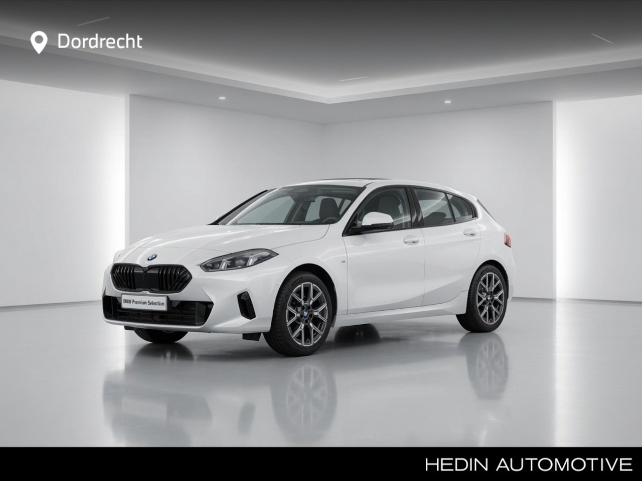 BMW 1-serie - 120 | Panorama | 18" | Innovation Pack | Sportstoelen | Harman Kardon | Nu 39.895,- - AutoWereld.nl