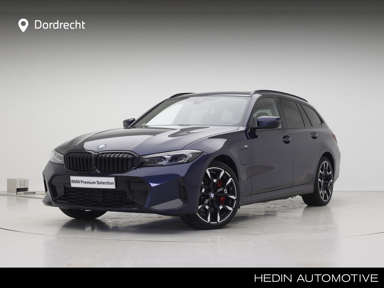 BMW 3-serie Touring - 330e M-Sport Pro | Trekhaak | Panorama | 19" | - AutoWereld.nl