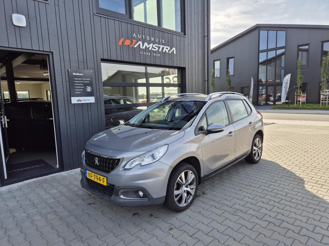 Peugeot 2008 - 1.2 PureTech Blue Lion Automaat|Navi|Cruise|PDC| - AutoWereld.nl