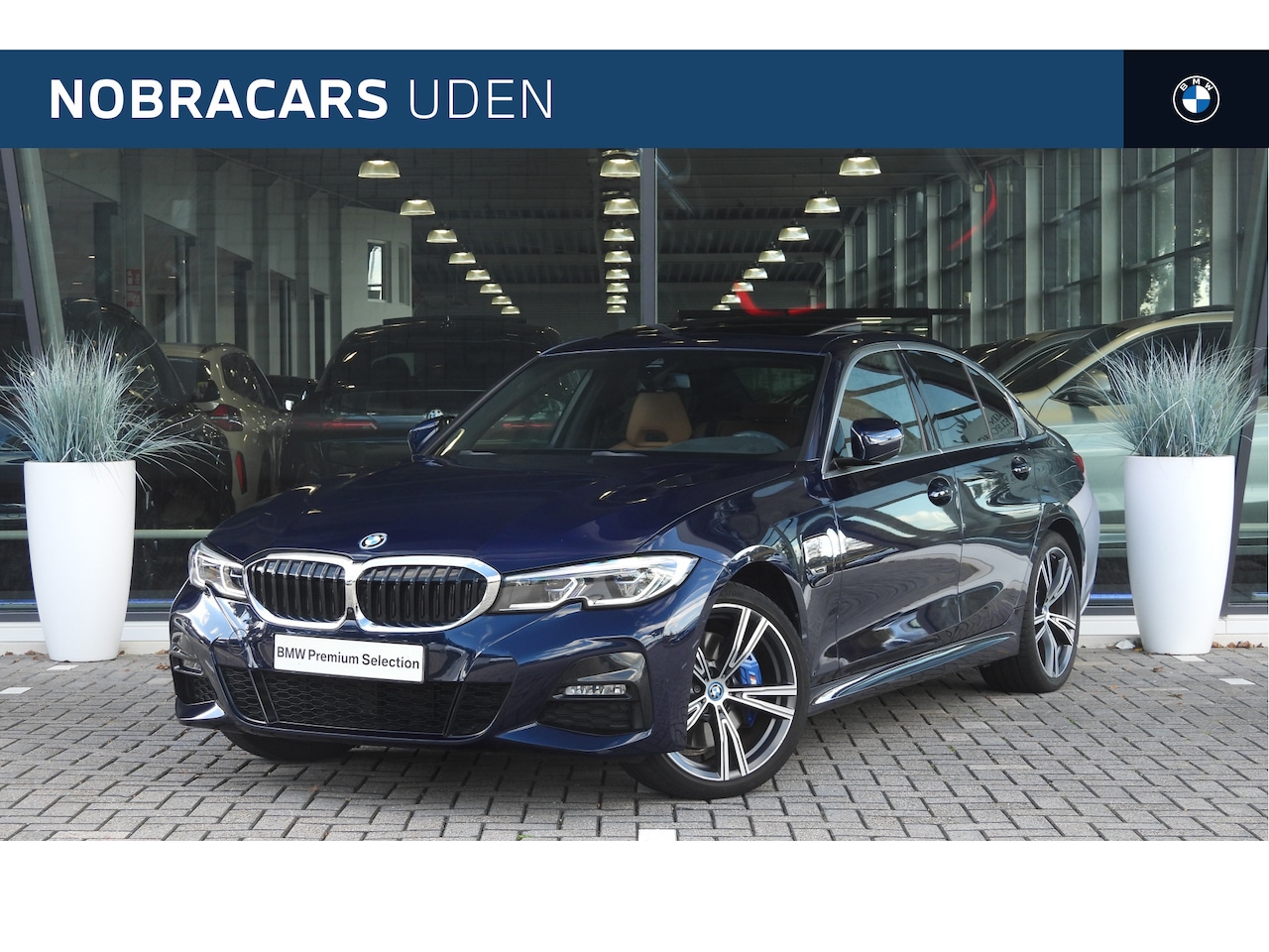 BMW 3-serie - 330e M Sport Automaat / Schuif-kanteldak / Laserlight / Comfort Access / Head-Up / Getint - AutoWereld.nl