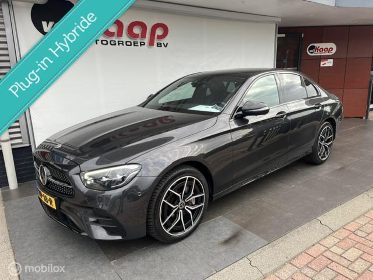 Mercedes-Benz E-klasse - 300 e 4MATIC AMG Line AMBIENTE DUBBEL SCHUIF BURMEISTER ELE TREKHAAK ETC SOH 96% - AutoWereld.nl