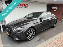 Mercedes-Benz E-klasse - 300 e 4MATIC AMG Line AMBIENTE DUBBEL SCHUIF BURMEISTER ELE TREKHAAK ETC SOH 96%
