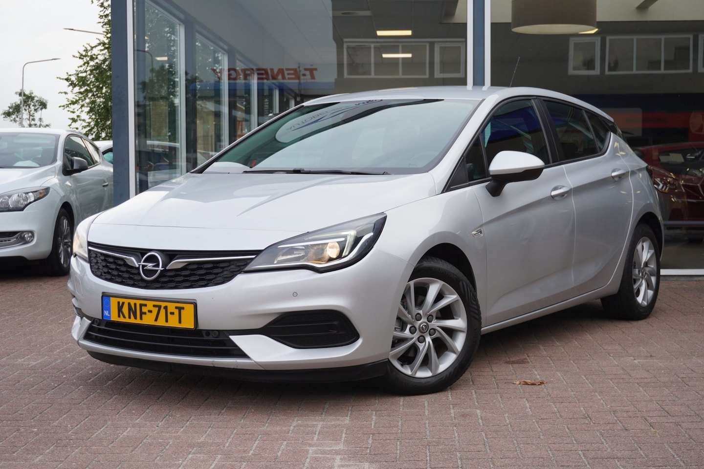 Opel Astra - 1.2 Business Edition 5deurs | Airco | Navigatie | Elek. Pakket | LM velgen | Inruil mogeli - AutoWereld.nl