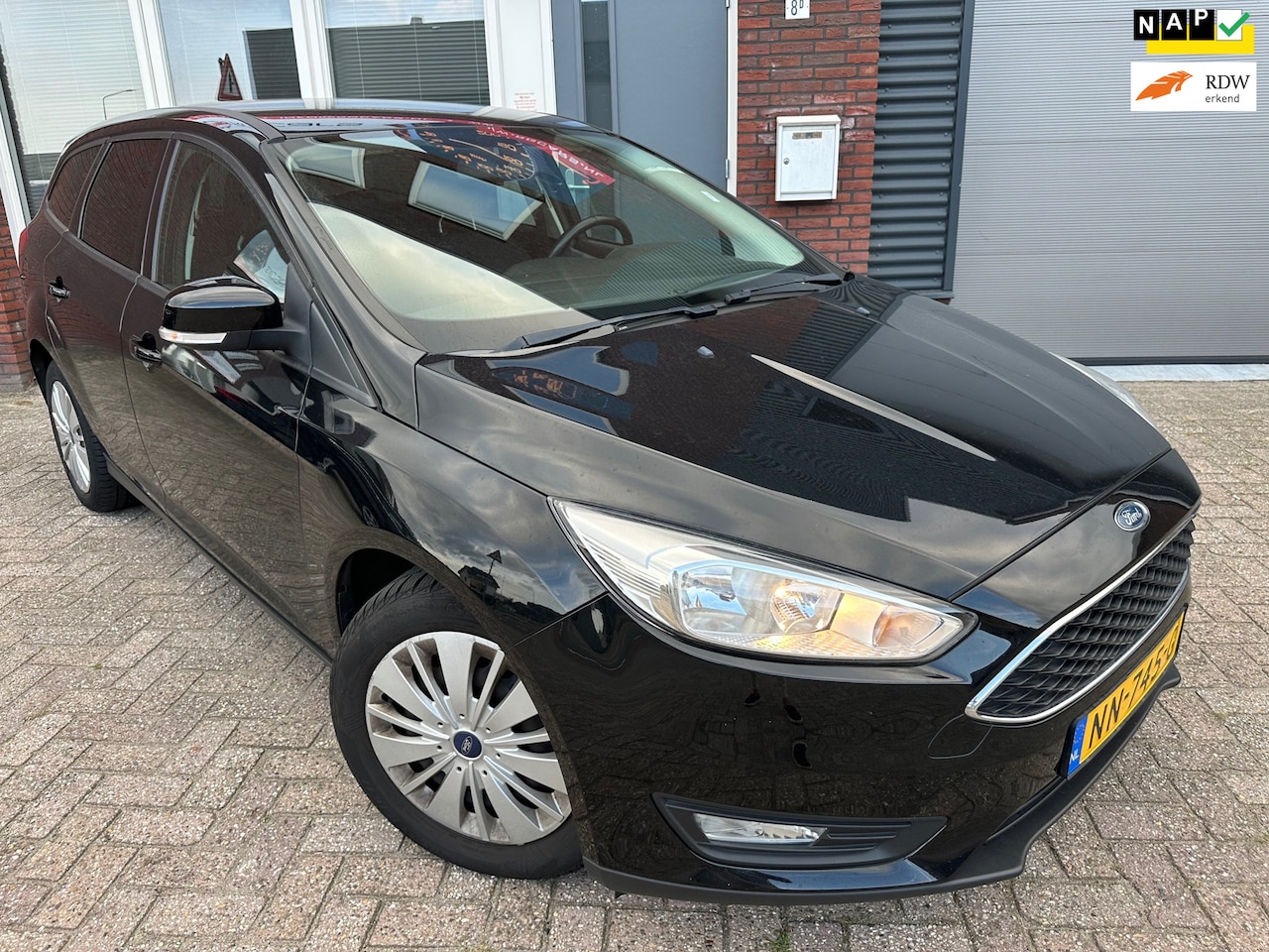 Ford Focus Wagon - 1.5 TDCI Lease Edition / Navi / PDC / NAP - AutoWereld.nl