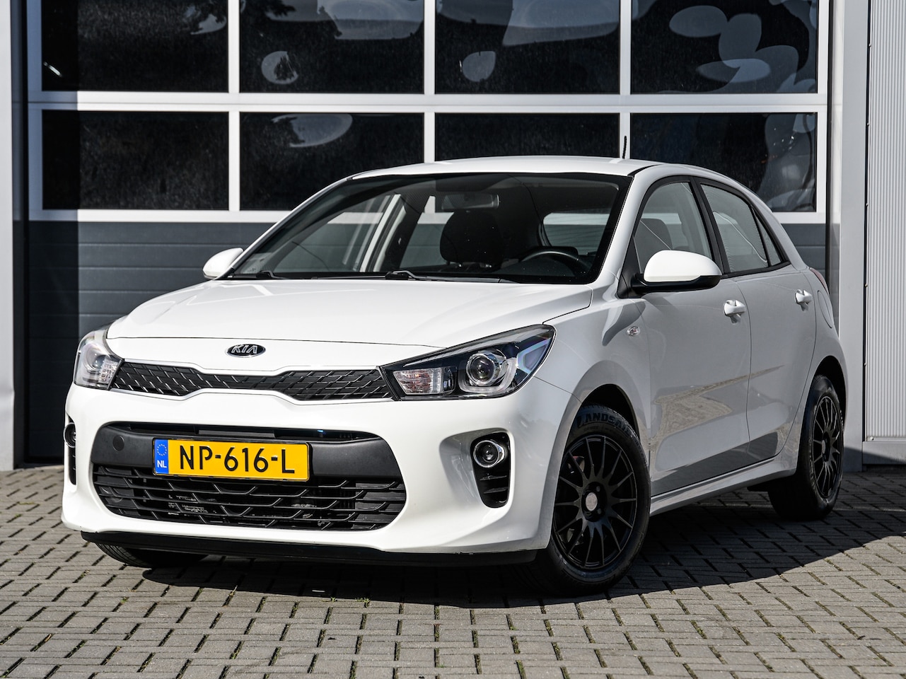 Kia Rio - 1.0 TGDI ComfortPlusLine Navigator | Navi | Camera | Airco | Cruise control | DAB+ radio - AutoWereld.nl