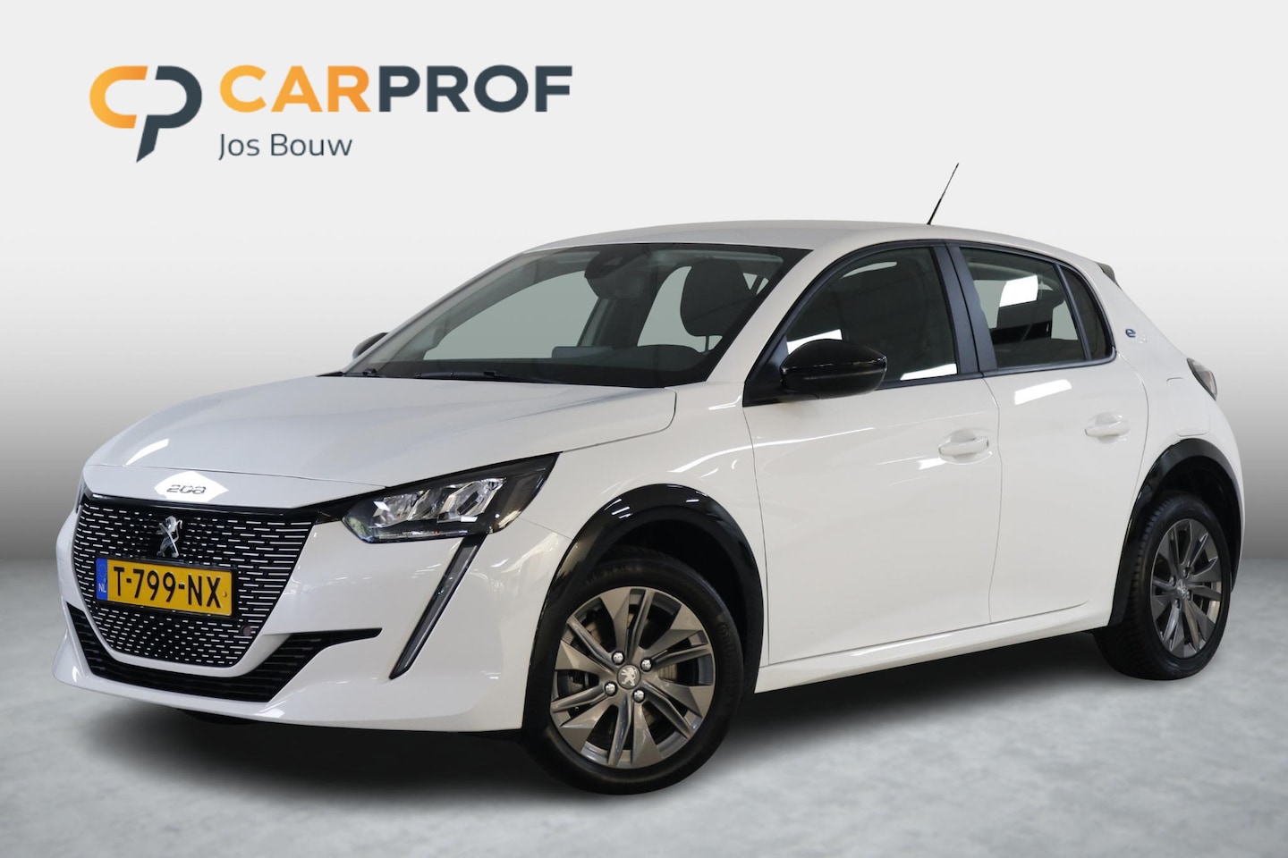 Peugeot e-208 - EV Active Pack 50 kWh All-Seasons | Climate | Carplay | Cruise | Lichtmetaal. - AutoWereld.nl