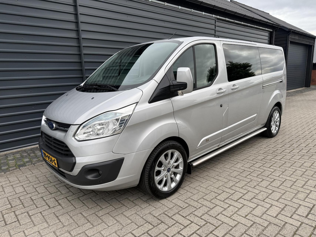 Ford Transit Custom - 330 2.2 TDCI L2H1 Limited Dub.Cab.Leer,Camera - AutoWereld.nl