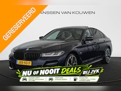 BMW 5-serie - 545e xDrive M Sport Harman Kardon Schuif-/Kanteldak Achterasbesturing 20" SOH 98%