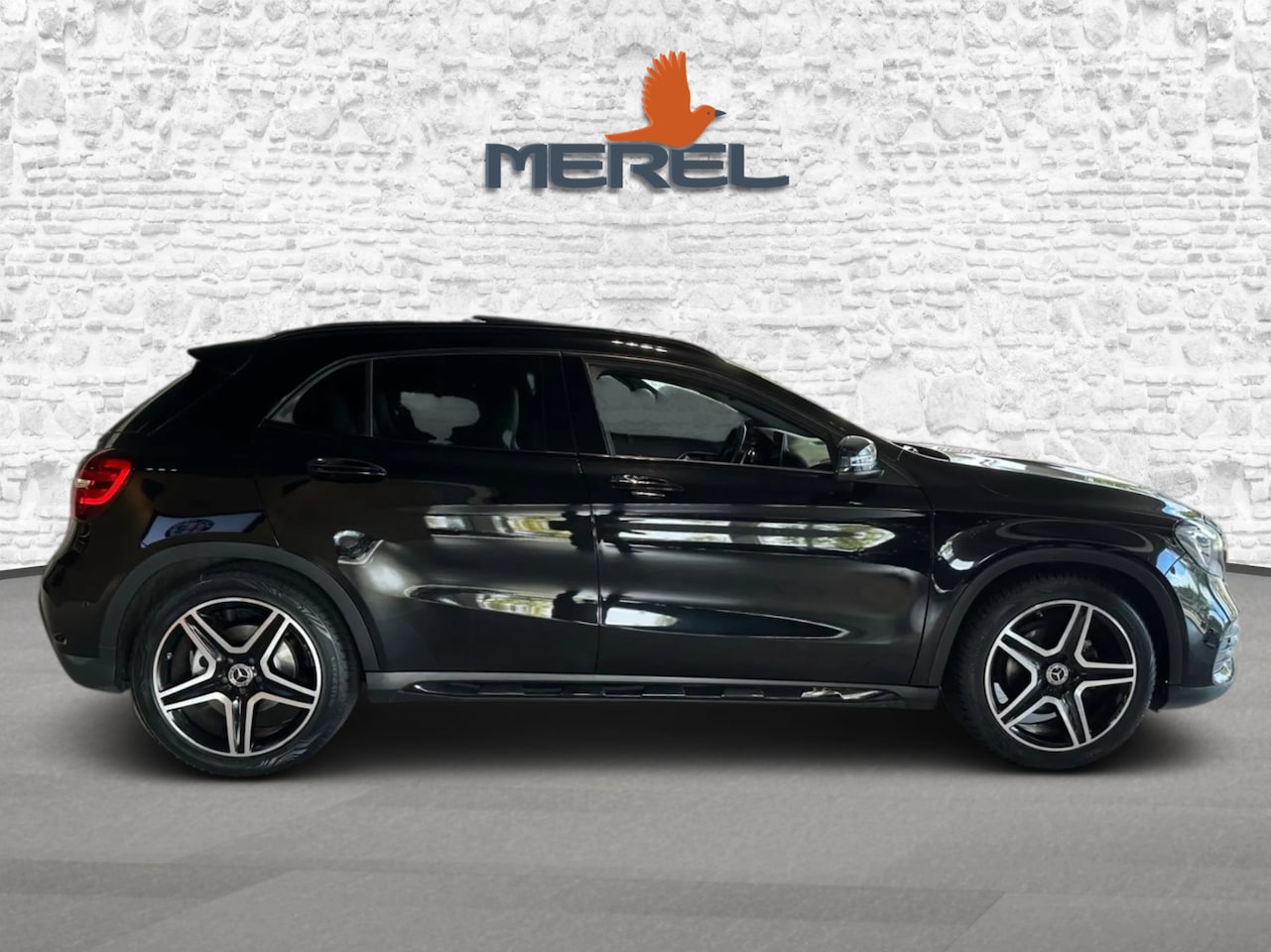 Mercedes-Benz GLA-Klasse - 180 Business Solution AMG | Pano | Night | Keyless | Camera