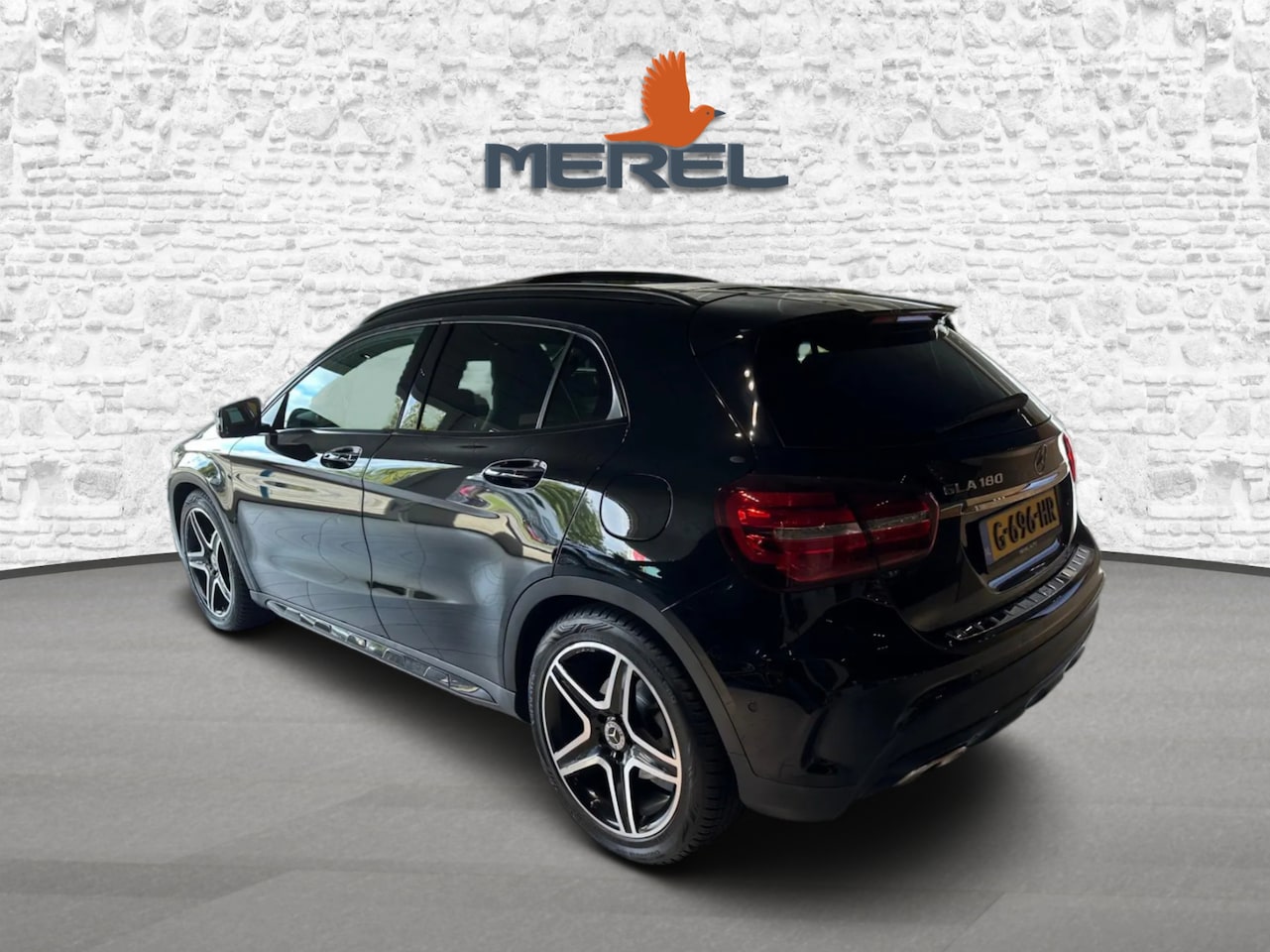 Mercedes-Benz GLA-Klasse - 180 Business Solution AMG | Pano | Night | Keyless | Camera