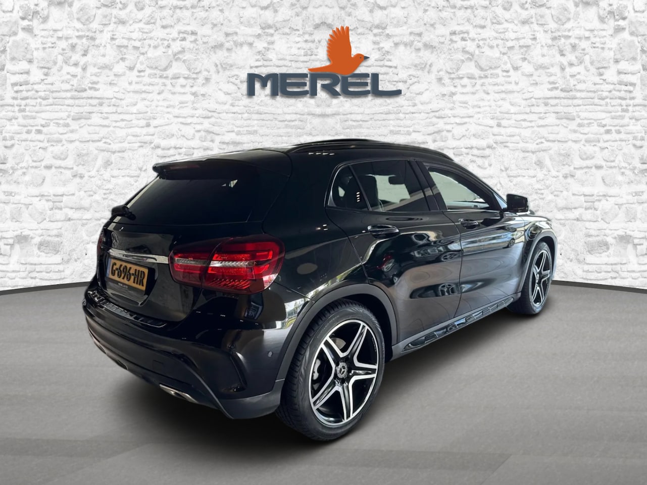 Mercedes-Benz GLA-Klasse - 180 Business Solution AMG | Pano | Night | Keyless | Camera