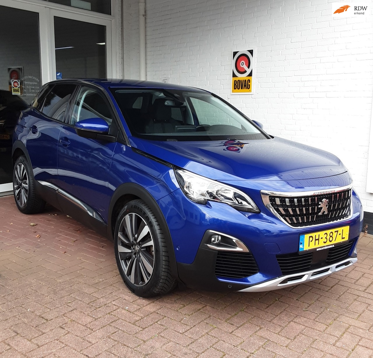 Peugeot 3008 - 1.2 PureTech Blue Lease Premium * NWE DISTR.RIEM / GROTE BEURT* - AutoWereld.nl