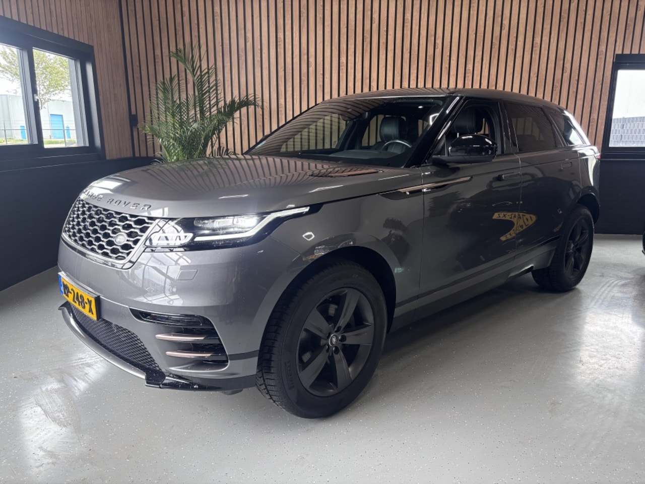 Land Rover Range Rover Velar - 2.0 I4 AWD PANO! NAVI! FULL OPTIONS! - AutoWereld.nl