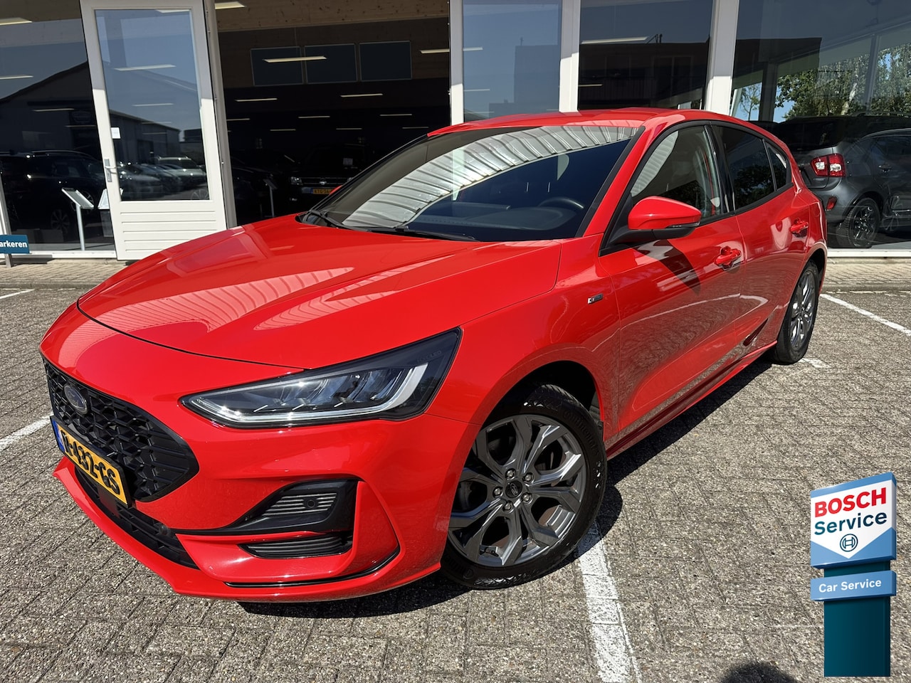 Ford Focus - 1.0 EcoBoost Hybrid ST Line X | Adapt. Cruise | Apple/Android | Stuur- en stoelverwarming - AutoWereld.nl