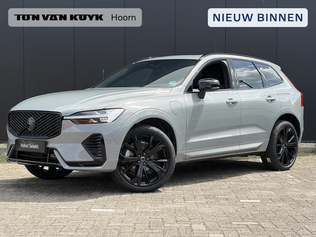 Volvo XC60 - 2.0 T6 Plug-in hybrid AWD Ultra Black Edition / Luchtvering/ Head up display/ 360 camera / - AutoWereld.nl