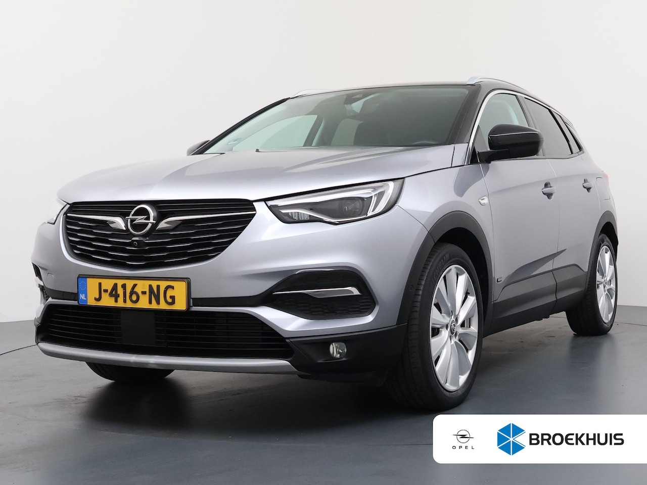 Opel Grandland X - 1.6 Turbo Hybrid4 Ultimate / Navigatie / 360 Camera / LEDER / Stoelverwarmd / Stoelverkoel - AutoWereld.nl