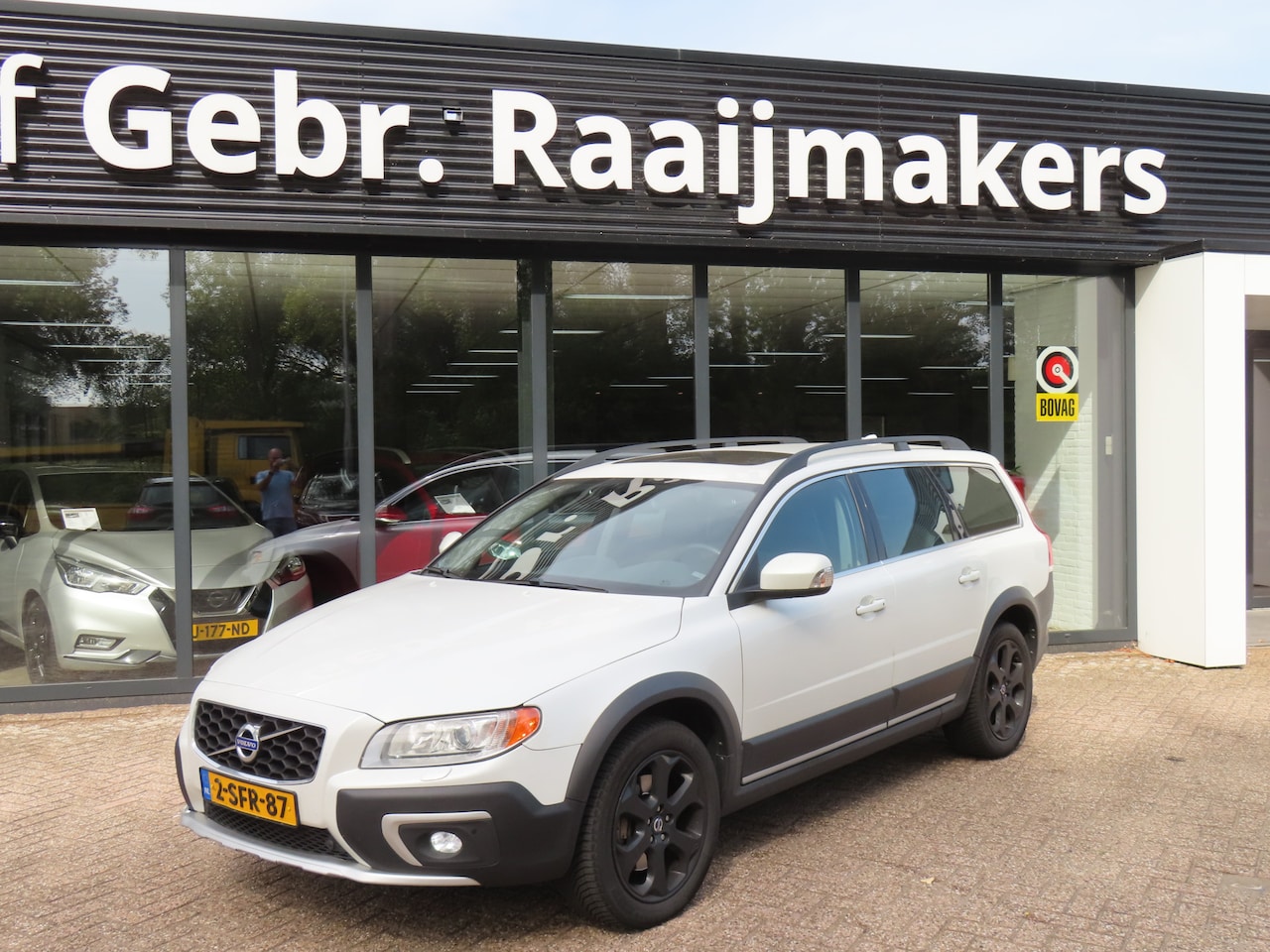 Volvo XC70 - 2.4 D5 Nordic+ *Leder*Schuifdak*Navi*Xenon*EXPORT/EX.BPM* - AutoWereld.nl