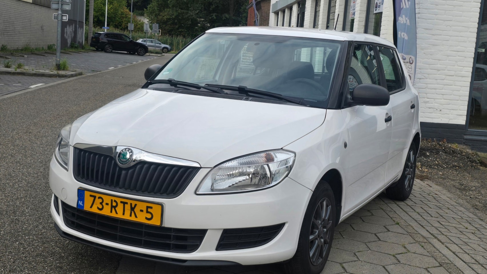 Skoda Fabia - 1.2-12V Go* airco ijs* lage km* nap*apk*trekhaak * rijd perfect *inruilen mogelijk!!! - AutoWereld.nl