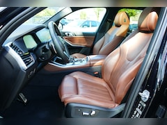 BMW X5 - xDrive40i 340pk High Executive. Panodak, Lucht Vering, 21"LMV, 360 Camera, HUD