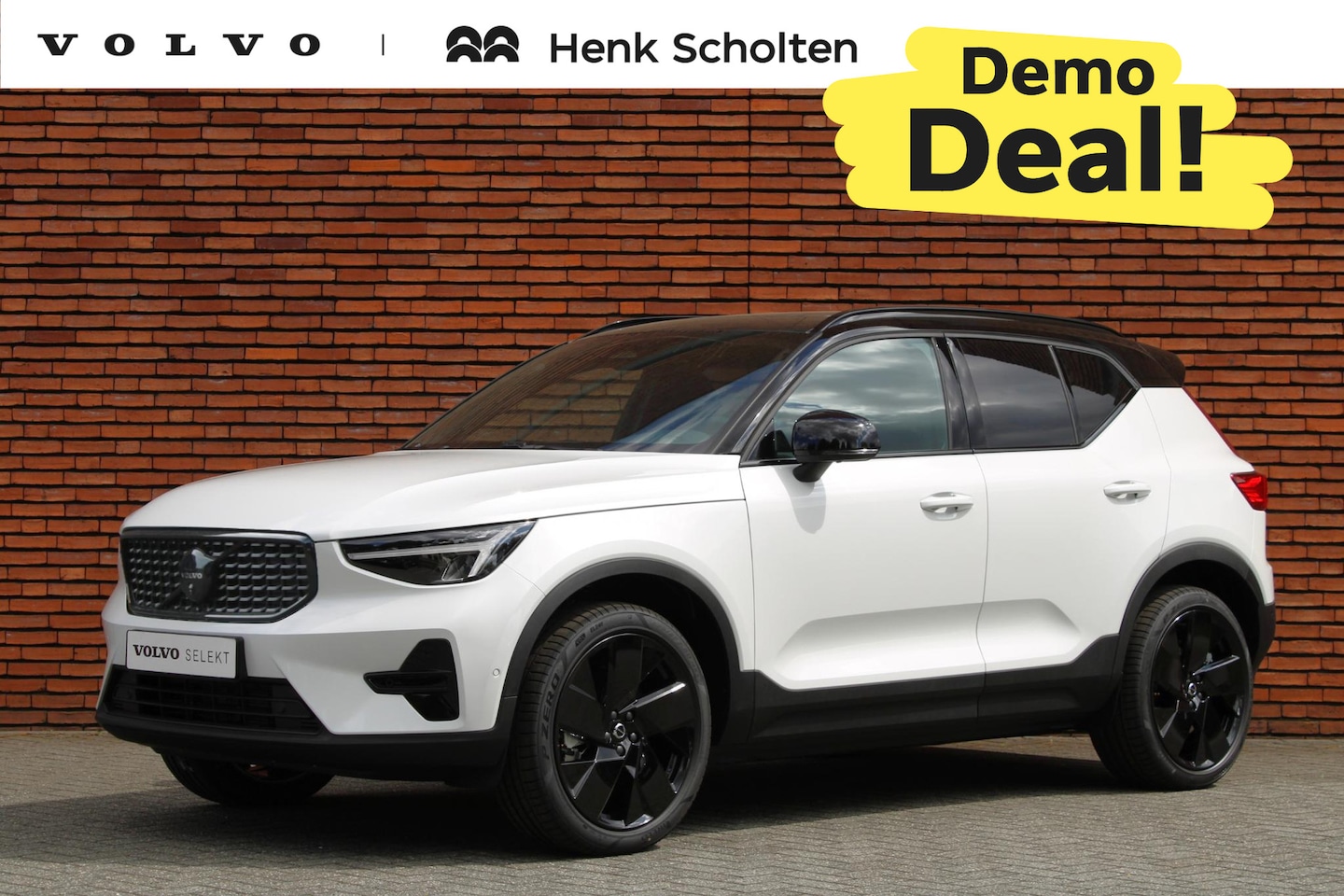 Volvo XC40 - B4 Plus Black Edition | DEMO DEAL | Panoramisch schuif-/kanteldak | Elektrisch verstelbare - AutoWereld.nl