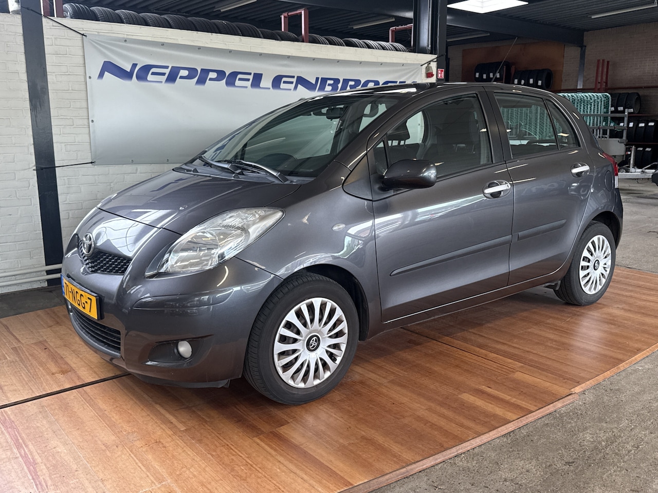 Toyota Yaris - 1.3 VVT-i Aspiration 1.3 VVTi Aspiration - AutoWereld.nl
