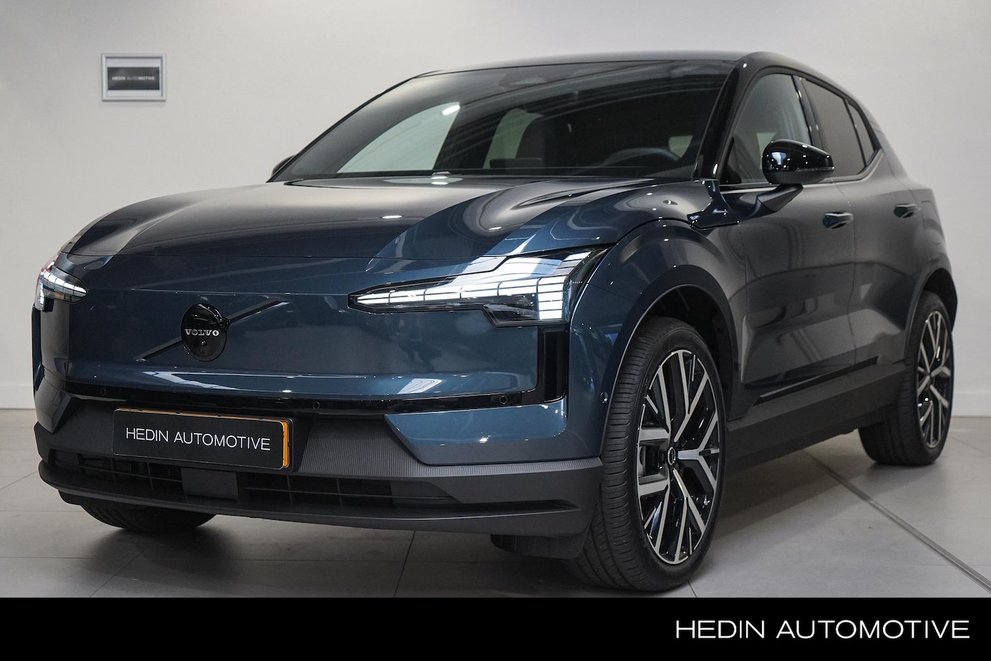 Volvo EX30 - P8 AWD Ultra Black Edition Europa 69 kWh 428pk | Harman/Kardon | Panoramadak | Elektrische - AutoWereld.nl