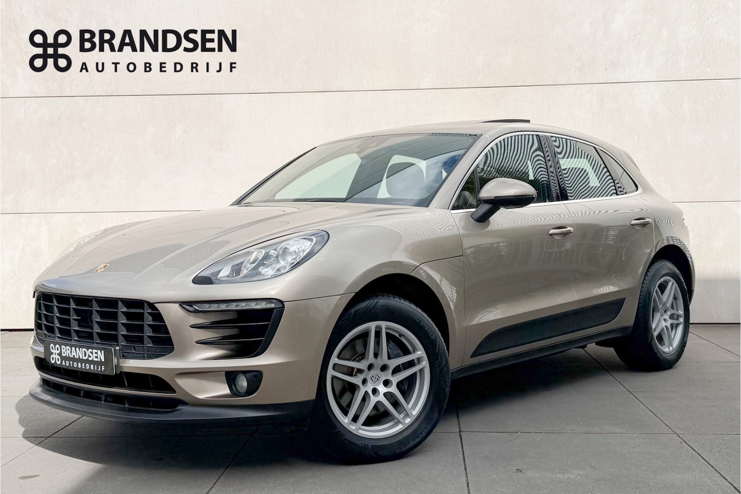 Porsche Macan - 2.0 Luchtvering-Pano-ACC-Trekhaak-Leer - AutoWereld.nl