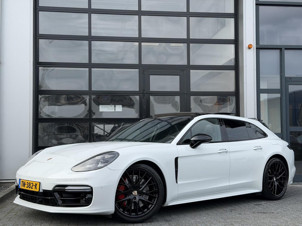 Porsche Panamera Sport Turismo - 2.9 V6 E-Hybrid / PANO / SPOR - AutoWereld.nl