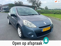Renault Clio - 1.2 Special Line, 5drs, Airco, Navigatie, Elektr ramen, Radio CD speler, Geen import