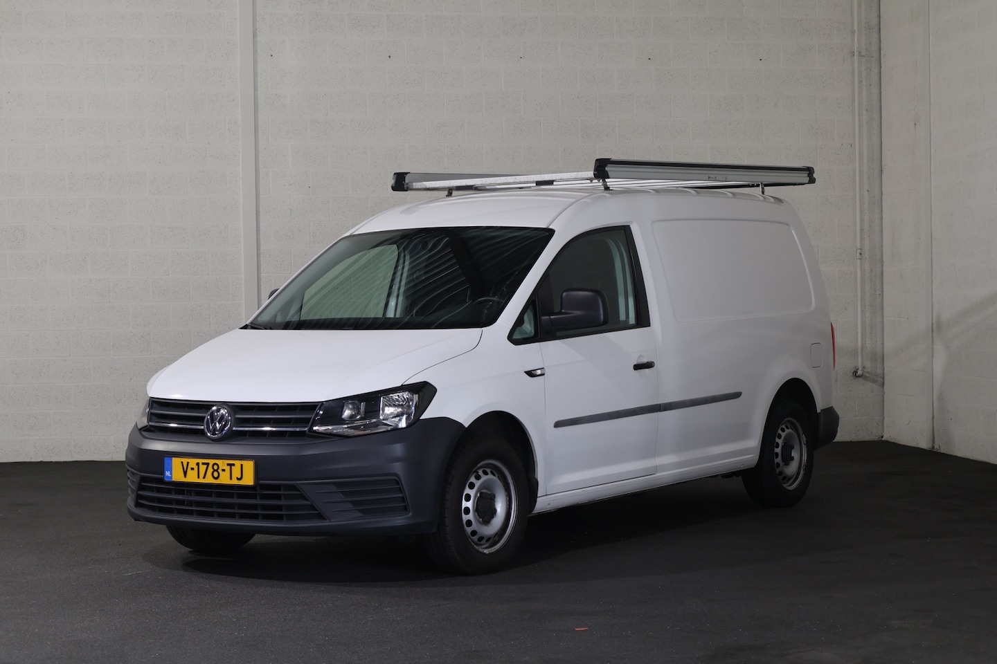 Volkswagen Caddy Maxi - 2.0 TDI L2 H1 Airco Navigatie Imperiaal - AutoWereld.nl